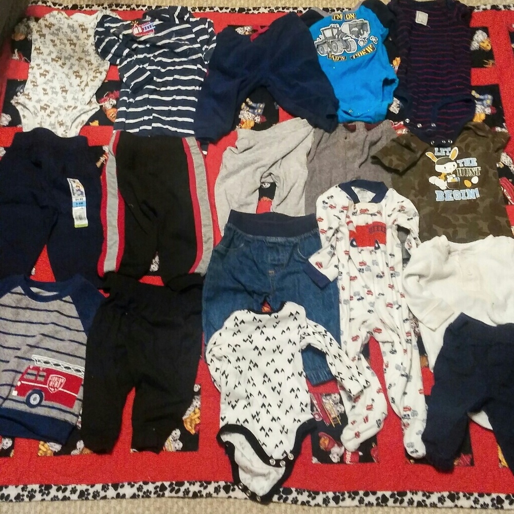 Bunch of baby clothes from 0-6 months